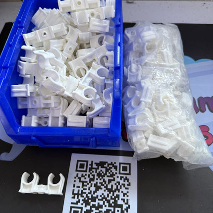 Talon 15mm Snap-In Pipe Clips — Job Lot (87 Double + 100 Single)